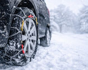 Цепи противоскольжения: когда действительно выручают и почему стоит держать их в багажнике